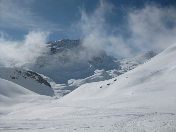 Da unten steht der schwarze Blitz